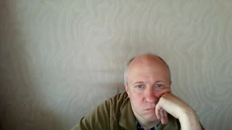 Snapshot of oleg365 chatting on 05.05.26 figaro online show from 05.05.26
