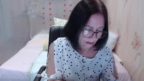 OlgaHottie online show from 11.17.25