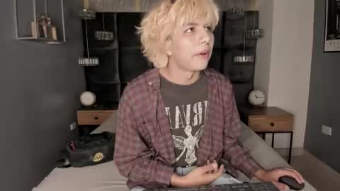 oliiverr22 online show from 11.11.25