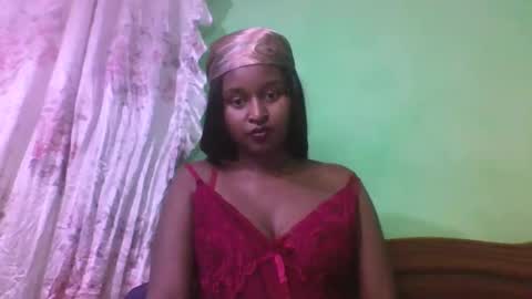 olinah610 online show from 11.15.25