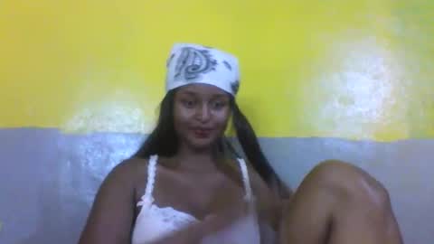 Snapshot of olinah610 chatting on 02.17.26 olinah610 online show from 02.17.26