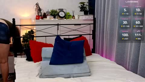 OliSunny Olivia online show from 12.13.24