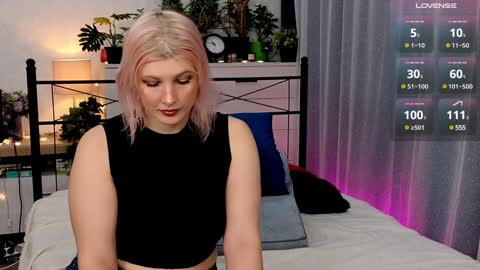 OliSunny Olivia online show from 12.14.24