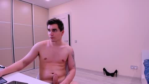 Snapshot of olivandluk chatting on 02.14.26 olivandluk online show from 02.14.26