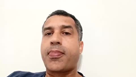 Snapshot of oliveira112727 chatting on 11.08.25 oliveira112727 online show from 11.08.25