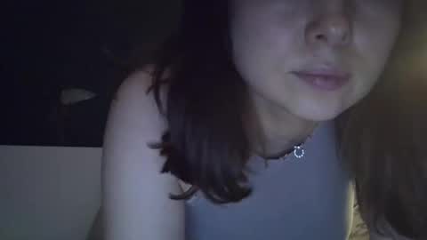 Snapshot of olivepeach chatting on 04.19.26 Oil online show from 04.19.26