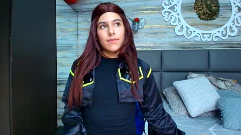 Snapshot of oliver__brown chatting on 03.01.25 Oliver online show from 03.01.25