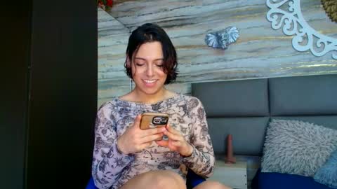 Snapshot of oliver__brown chatting on 11.19.25 Oliver online show from 11.19.25