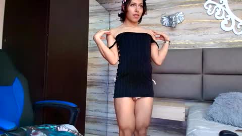 Snapshot of oliver__brown chatting on 11.23.25 Oliver online show from 11.23.25