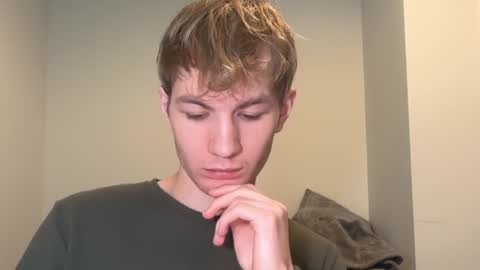 Snapshot of oliver_beck chatting on 12.26.24 Oliver Beck online show from 12.26.24