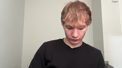 Snapshot of oliver_beck chatting on 01.04.25 Oliver Beck online show from 01.04.25