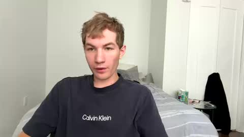 Snapshot of oliver_beck chatting on 10.11.25 Oliver Beck online show from 10.11.25