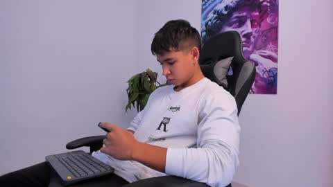 Oliver bray online show from 02.04.25