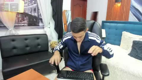 Oliver Chaze  online show from 04.30.26