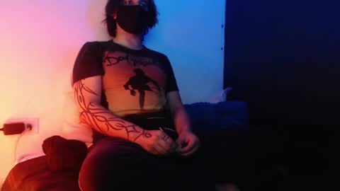 oliver_laid_2023 online show from 12.31.24