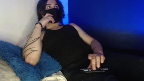 oliver_laid_2023 online show from 01.27.25