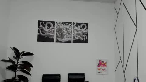 Snapshot of oliver_mr_ chatting on 11.10.25 oliver mr online show from 11.10.25