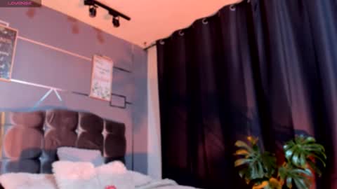 Snapshot of oliver_mr_ chatting on 11.28.25 oliver mr online show from 11.28.25