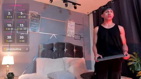 Snapshot of oliver_mr_ chatting on 12.03.25 oliver mr online show from 12.03.25