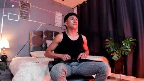 Snapshot of oliver_mr_ chatting on 12.04.25 oliver mr online show from 12.04.25