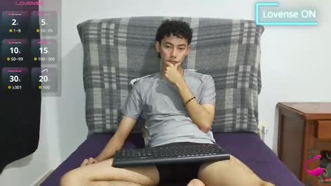 Snapshot of oliver_rayman chatting on 11.16.25 Oliver Rayman online show from 11.16.25