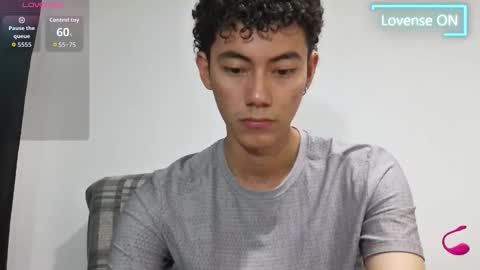 Snapshot of oliver_rayman chatting on 11.21.25 Oliver Rayman online show from 11.21.25