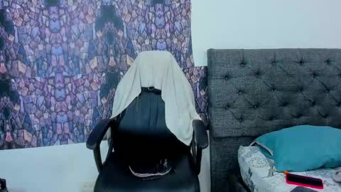 oliver_smith_2 online show from 02.23.25