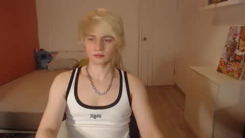 Snapshot of oliver_sweet_ chatting on 11.01.25 Oliver online show from 11.01.25