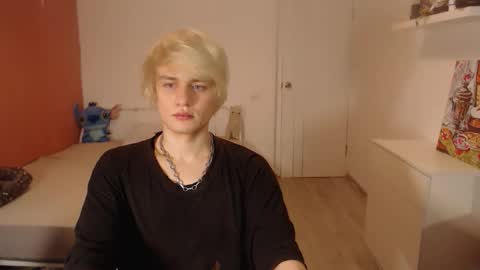 Snapshot of oliver_sweet_ chatting on 11.07.25 Oliver online show from 11.07.25