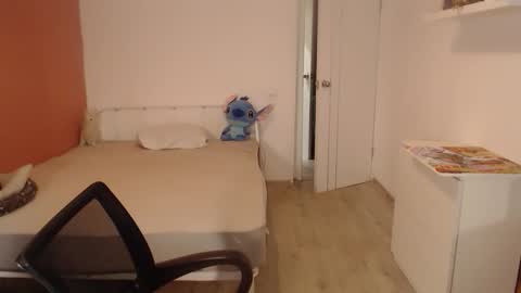 Snapshot of oliver_sweet_ chatting on 11.08.25 Oliver online show from 11.08.25