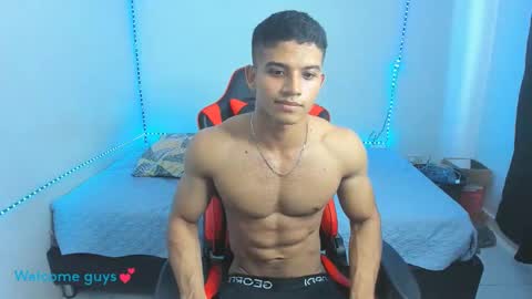 Snapshot of oliver_thompsson chatting on 01.20.25 oliver thompsson online show from 01.20.25