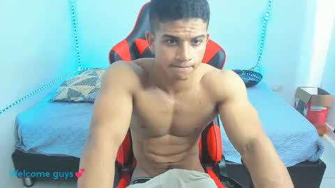 Snapshot of oliver_thompsson chatting on 01.24.25 oliver thompsson online show from 01.24.25