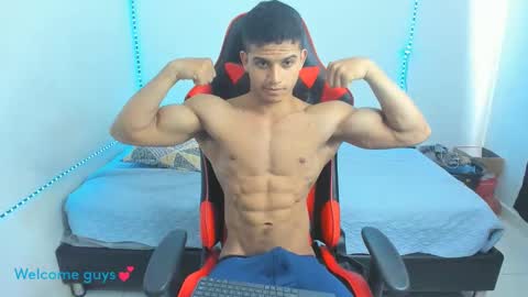 Snapshot of oliver_thompsson chatting on 01.28.25 oliver thompsson online show from 01.28.25