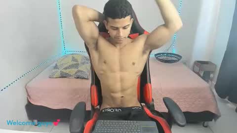 Snapshot of oliver_thompsson chatting on 12.20.25 oliver thompsson online show from 12.20.25