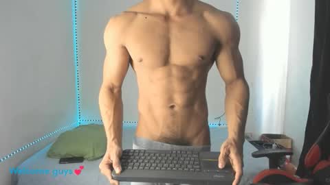 Snapshot of oliver_thompsson chatting on 01.08.26 oliver thompsson online show from 01.08.26