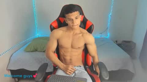 Snapshot of oliver_thompsson chatting on 01.12.26 oliver thompsson online show from 01.12.26