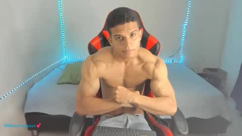 Snapshot of oliver_thompsson chatting on 01.19.26 oliver thompsson online show from 01.19.26