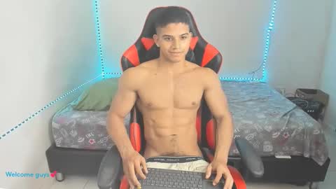 Snapshot of oliver_thompsson chatting on 03.08.26 oliver thompsson online show from 03.08.26