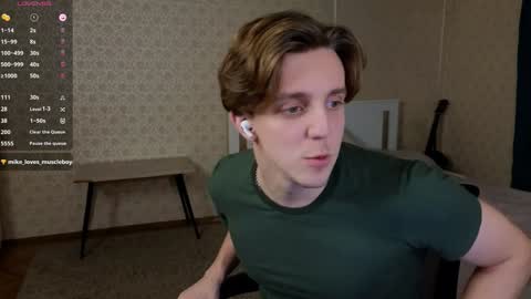 Snapshot of oliver_travis chatting on 12.06.24 Oliver Evans online show from 12.06.24