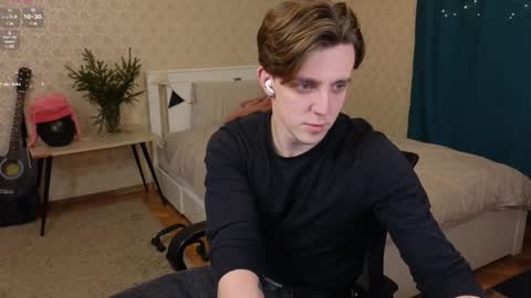 Snapshot of oliver_travis chatting on 01.11.25 Oliver Evans online show from 01.11.25