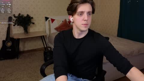 Snapshot of oliver_travis chatting on 01.29.25 Oliver Evans online show from 01.29.25