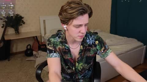 Snapshot of oliver_travis chatting on 02.04.25 Oliver Evans online show from 02.04.25