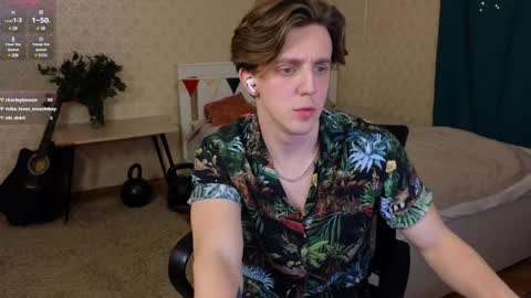 Snapshot of oliver_travis chatting on 02.07.25 Oliver Evans online show from 02.07.25