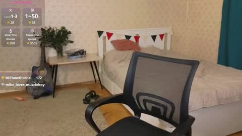 Snapshot of oliver_travis chatting on 02.24.25 Oliver Evans online show from 02.24.25