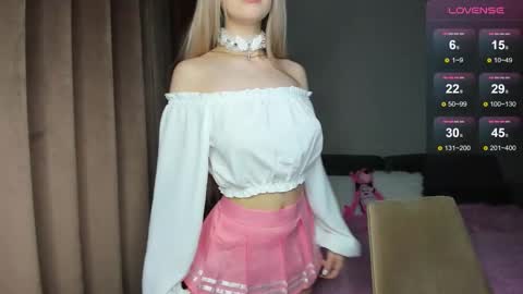 Snapshot of olivia1taylor chatting on 11.14.25 Olivia online show from 11.14.25