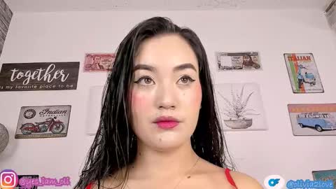 Snapshot of olivia22love chatting on 11.06.25 ..................................... 500 am- 1200 pm GMT-5 online show from 11.06.25
