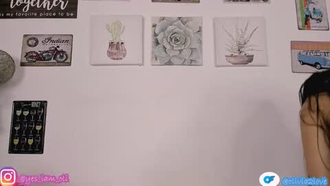 Snapshot of olivia22love chatting on 11.25.25 ..................................... 500 am- 1200 pm GMT-5 online show from 11.25.25