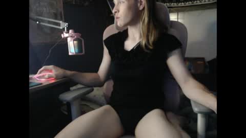 Snapshot of olivia661 chatting on 04.07.26 StonerBratOlivia online show from 04.07.26