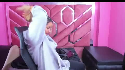  OLIVIA  online show from 02.11.25