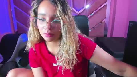  OLIVIA  online show from 02.20.25